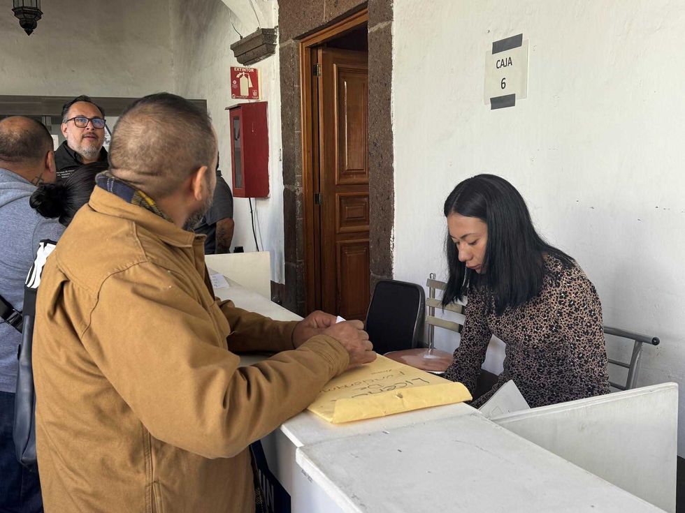 Jornada del programa Refrendo Cerca de Ti para licencias de bebidas alcoh\u00f3licas en San Juan del R\u00edo Quer\u00e9taro