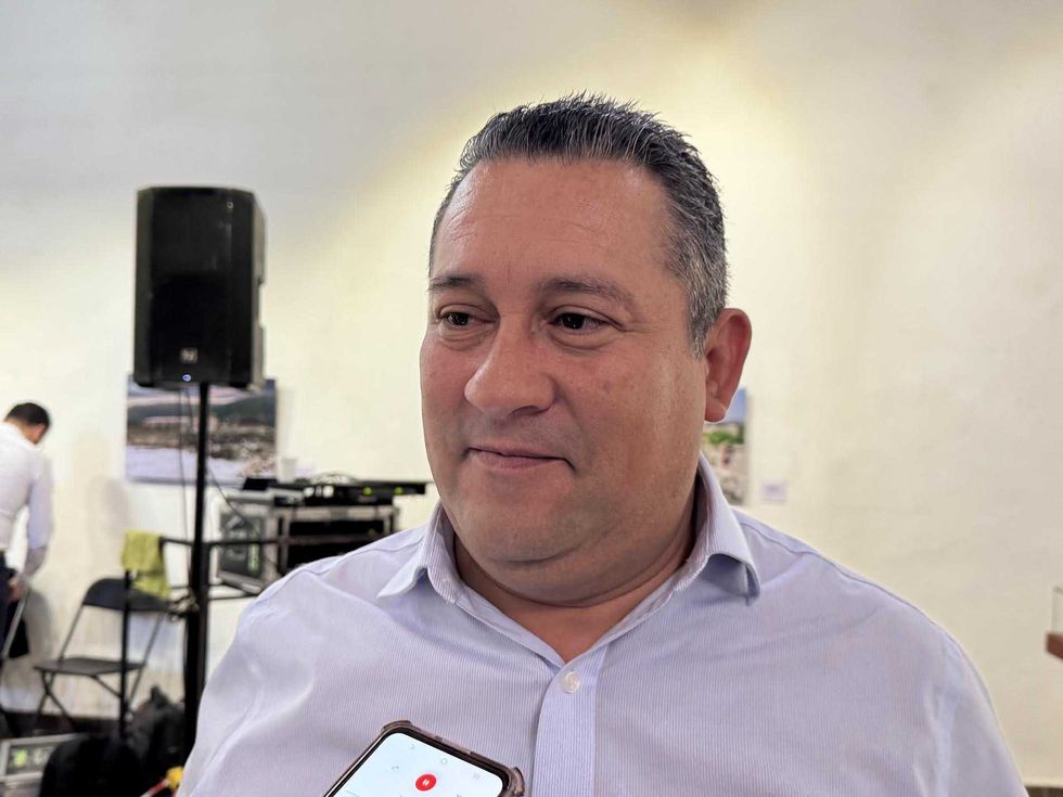 Jos\u00e9 Miguel Valencia Molina, secretario de Administraci\u00f3n Municipal. Inform\u00f3 sobre incremento del 20% para 298 polic\u00edas activos.