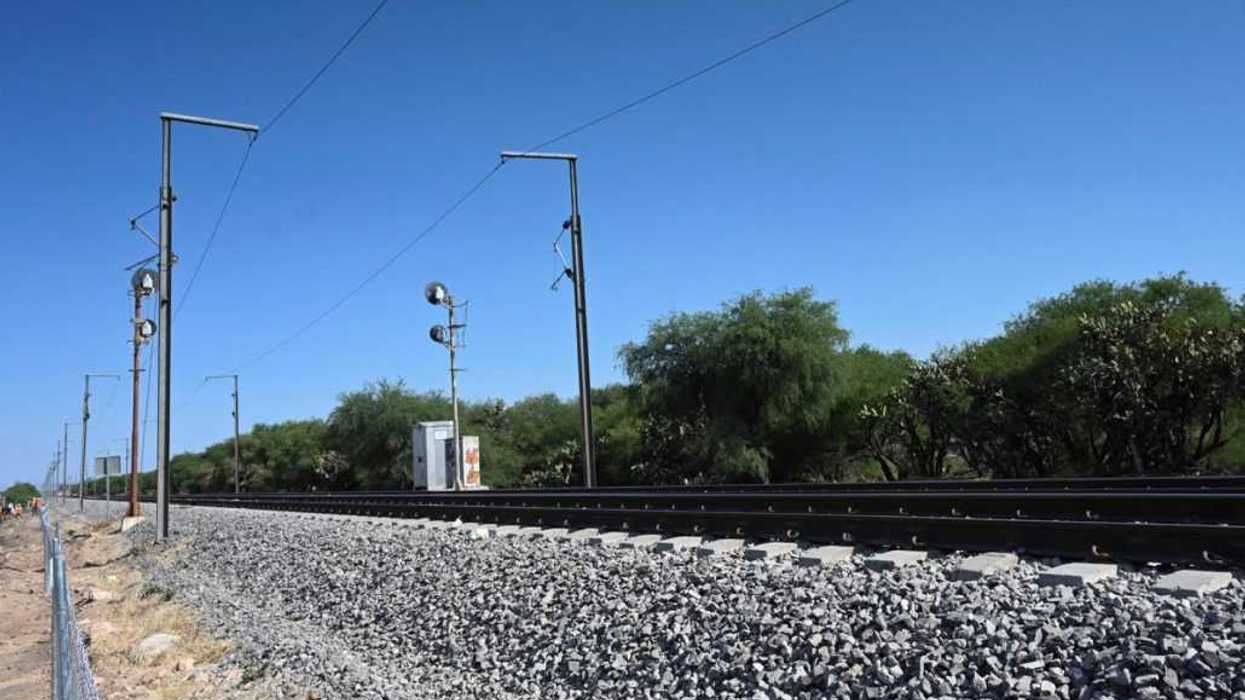 José Pío X Salgado Tovar informa que la agencia reguladora del sistema ferroviario autorizó 28 obras con impacto favorable relacionadas con el proyecto del tren México-Querétaro.