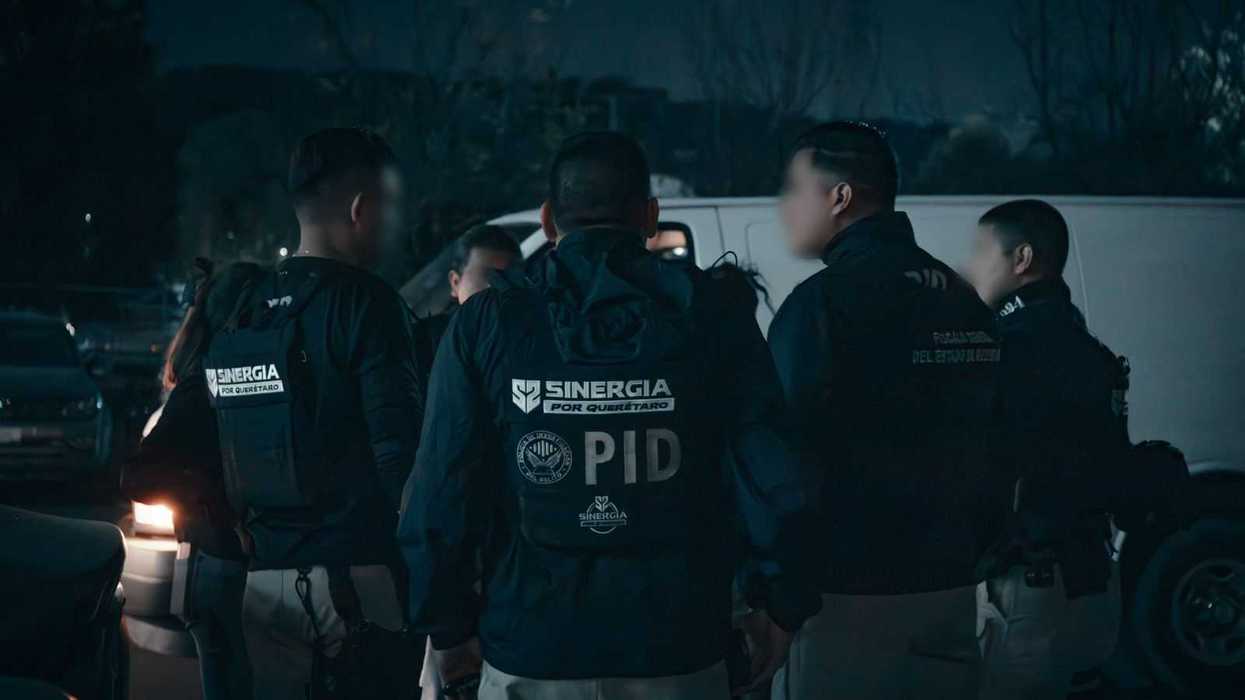 Josué Chepe Guerrero Trápala y Ángel Rangel Nieves durante evento oficial; la estrategia de seguridad de Corregidora queda cuestionada tras cinco muertos en Valle Dorado 2000