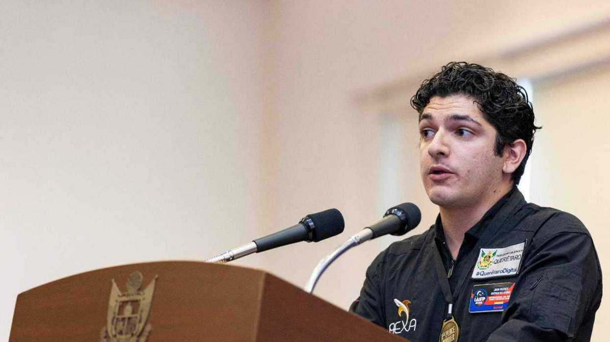 Jóvenes queretanos participaron en prácticas de vuelo, buceo y desarrollo de prototipos durante programa IASP en Houston.