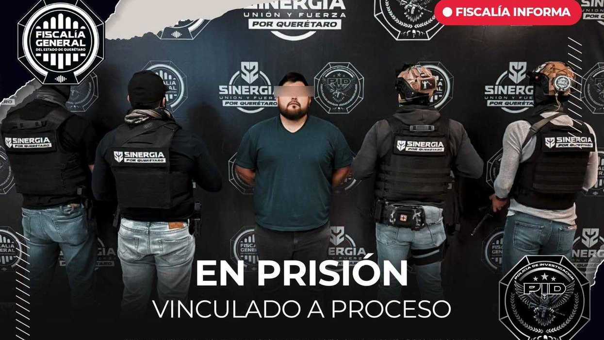 Juan Manuel “N”, alias “El Metro”, con rostro difuminado entre agentes de Sinergia en Querétaro