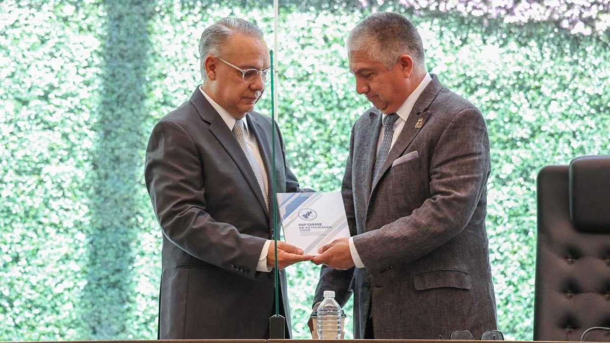 Juan Pablo Rangel Contreras, magistrado presidente del Tribunal de Justicia Administrativa de Querétaro, entrega informe anual ante la LXI Legislatura