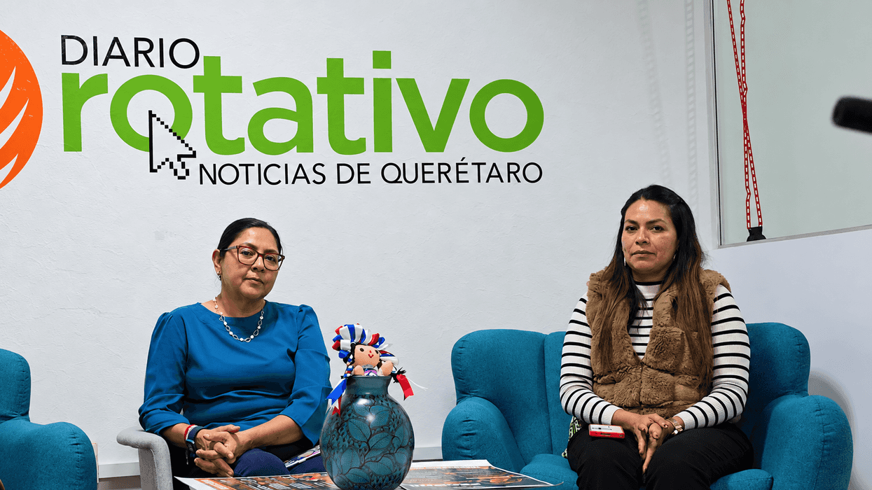 Judith Ortiz Monroy y Amaiyranil Estrella Carrillo, de la Secretaría de la Mujer de San Juan del Río, durante una entrevista