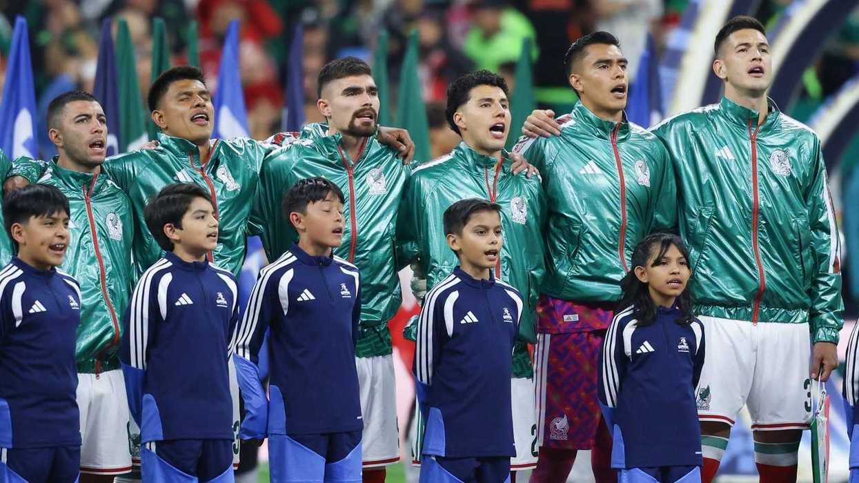 Jugadores de la Selección Mexicana celebran su clasificación a los octavos de final del Mundial 2026, donde enfrentarán a Inglaterra en el Estadio Ciudad de México