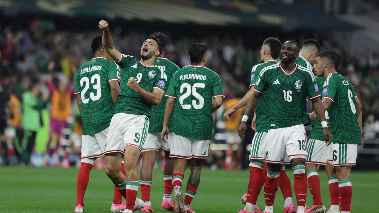 Jugadores de la Selección Mexicana celebran uno de los goles en la victoria 2-0 sobre Ecuador en el Estadio Azteca durante el Mundial 2026