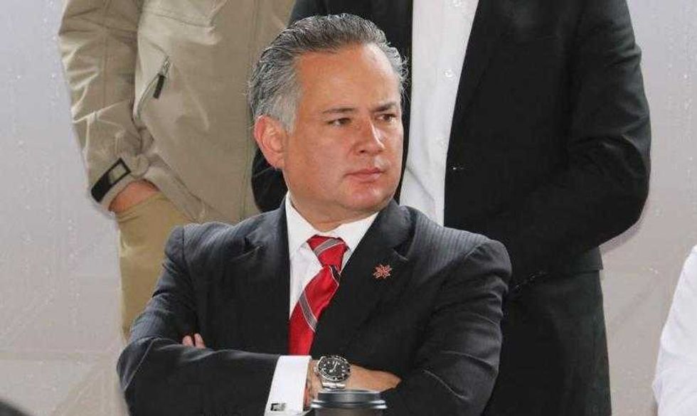 Juristas acusan al exjefe de la UIF, Santiago Nieto, de enriquecimiento ilícito.