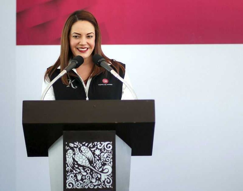 karina castro presidenta del dif estatal entrega transporte especializado1