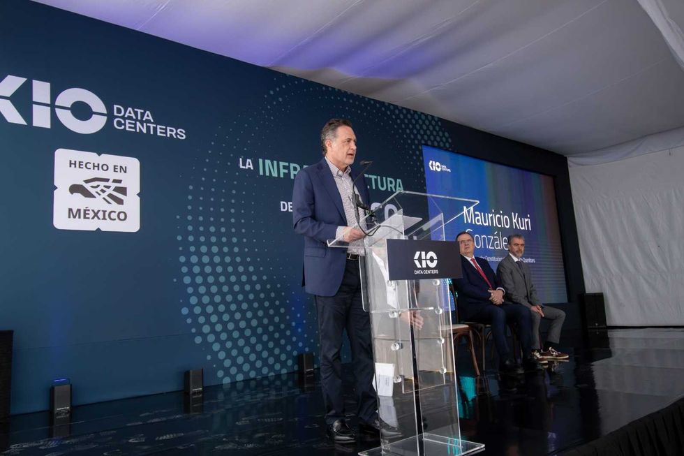 Kuri durante el anuncio de inversi\u00f3n de KIO Data Centers en Quer\u00e9taro.