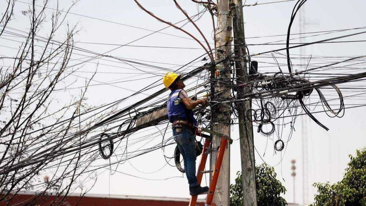 La avenida Bernardo Quintana concentró el mayor volumen de cable retirado con 3.7 toneladas.