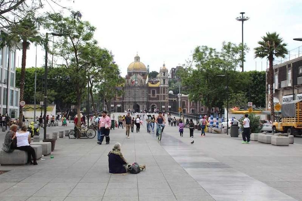 la basilica de guadalupe no solo para los visitantes devotos 2
