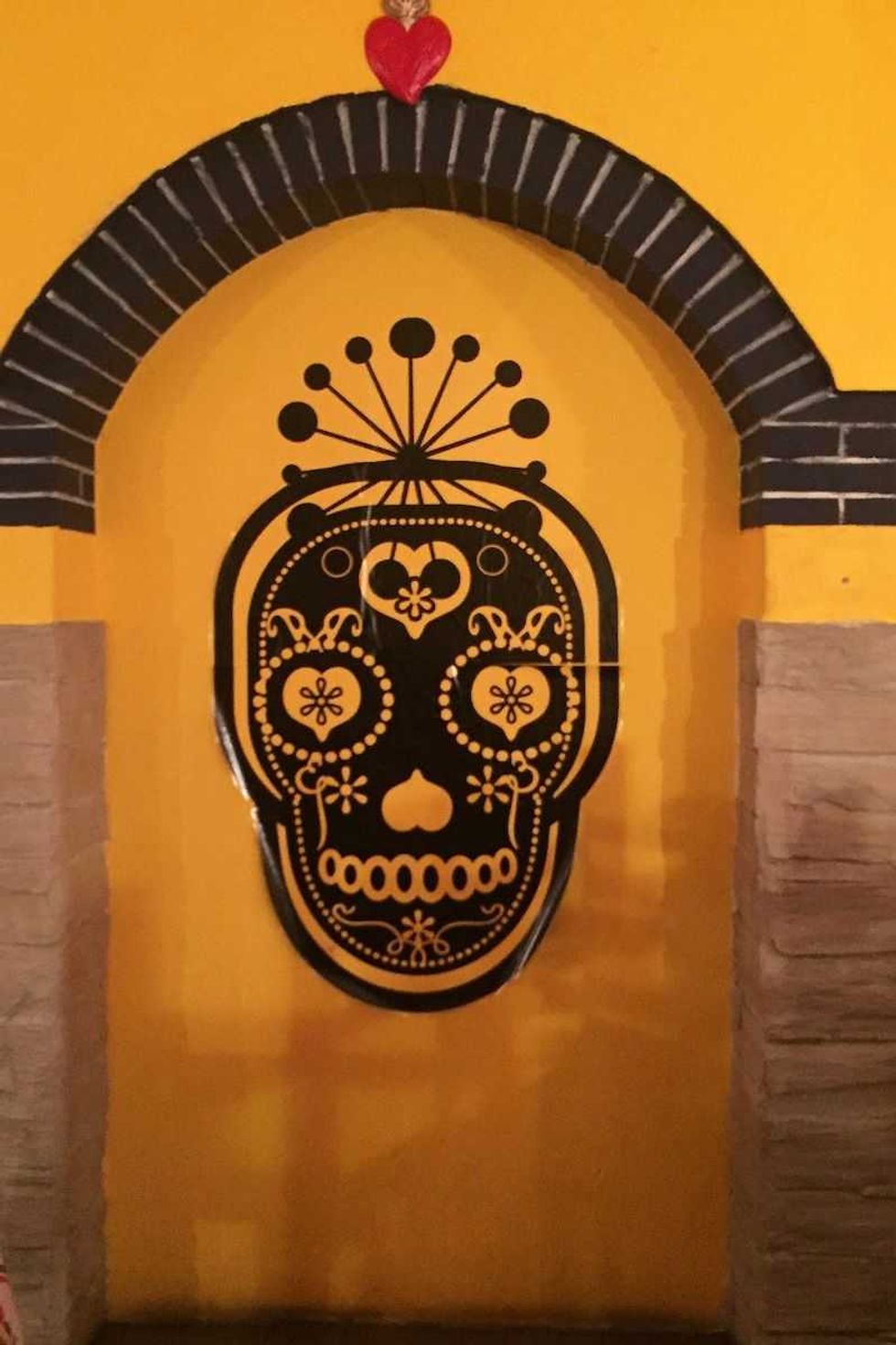 la catrina conquista barcelona con su comida tipica mexicana 3