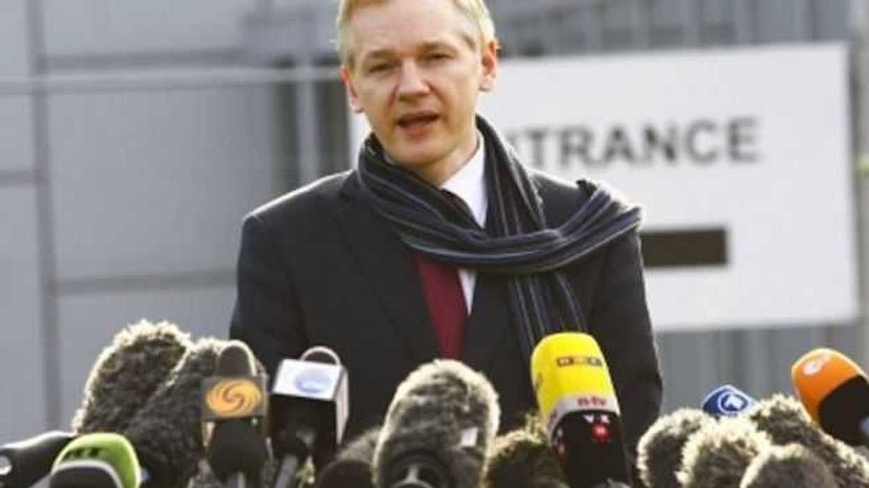 la-cia-espio-a-julian-assange
