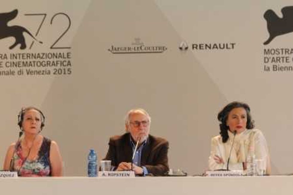 La cinta "La Calle de la amargura", del cineasta mexicano, Arturo Ripstein, fue recibida hoy con aplausos en su proyección a la prensa en el festival de cine de Venecia. FOTO/NOTIMEX