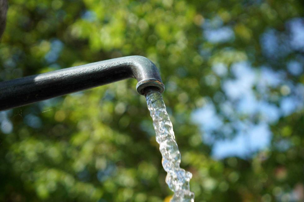 La Comisión Estatal de Aguas administra actualmente el servicio de agua potable en Querétaro con cobertura al 99% de la población.