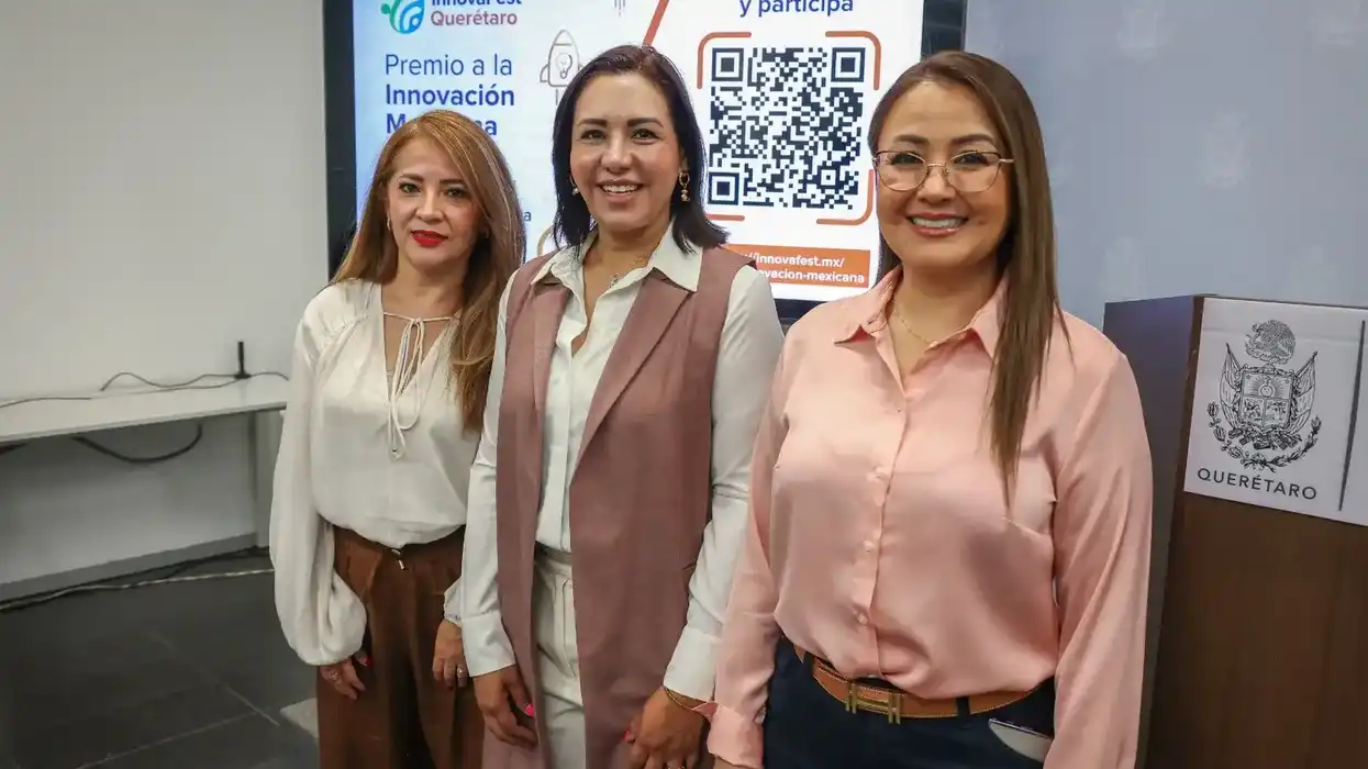 La diputada Claudia Díaz Gayou durante la conferencia de InnovaFest Querétaro 2026 en el Congreso del Estado