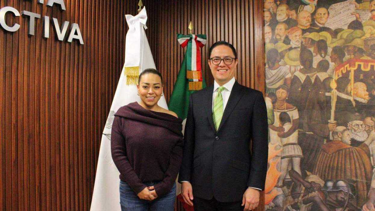 La Diputada Presidenta Ginna Guzmán durante encuentro con el Notario 47 para analizar actualizaciones al marco jurídico notarial.