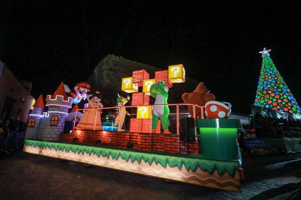 La directora del Sistema DIF del Municipio de Querétaro, Gabriela Valencia García, invitó a la población a presenciar el Megadesfile Navideño.