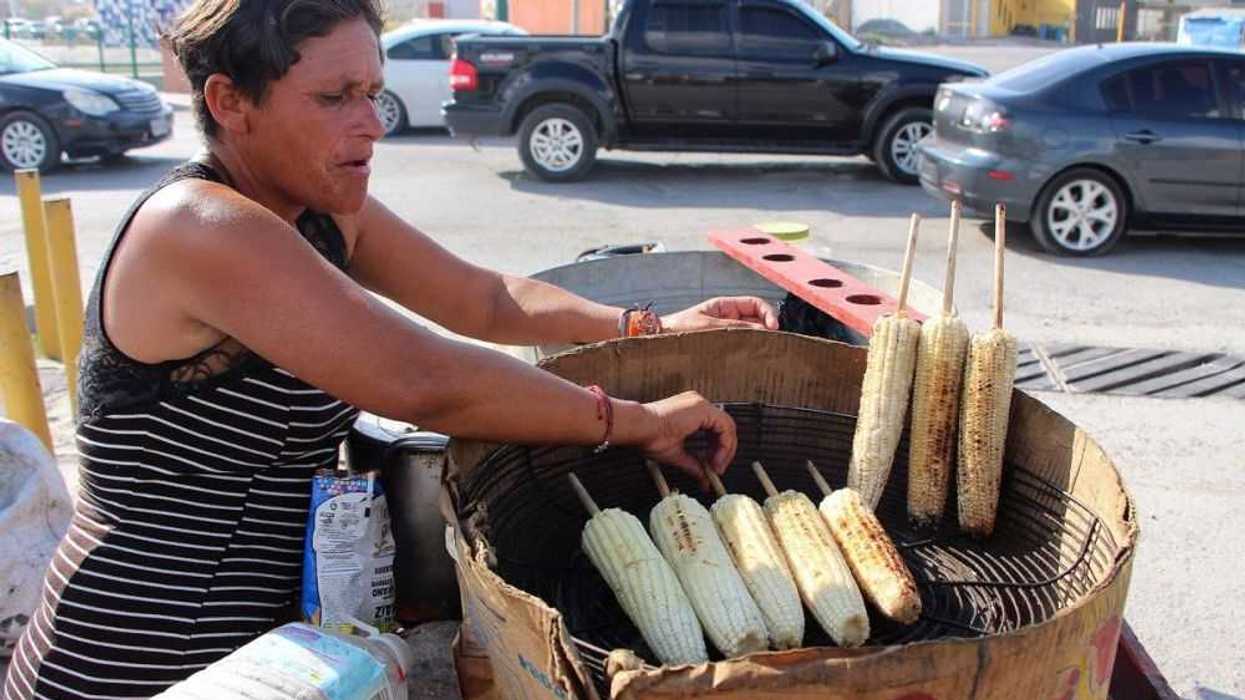 La economía informal en México se recuperó de la pandemia en 2021. EFE/Abraham Pineda-Jacome.