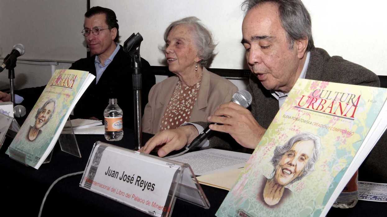 La escritora Elena Poniatowska, presentó durante la XXXIV Feria Internacional del Libro del Palacio de Minería (FILPM), la “Revista Cultura Urbana”, cuyo número 37-38 está dedicado la también periodista. NOTIMEX.