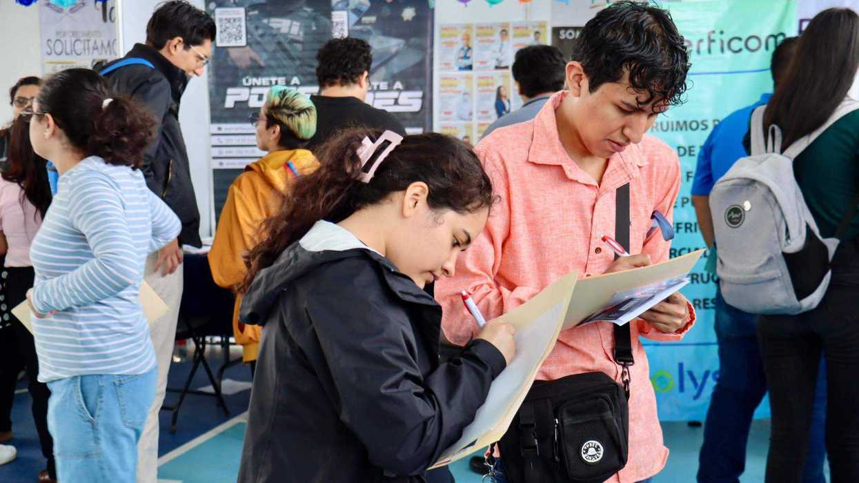 La Expo Empleo San Juan del Río 2025 ofrecerá más de 900 vacantes de empresas de manufactura, alimentos, logística y reciclaje en la Unidad Deportiva Maquío.