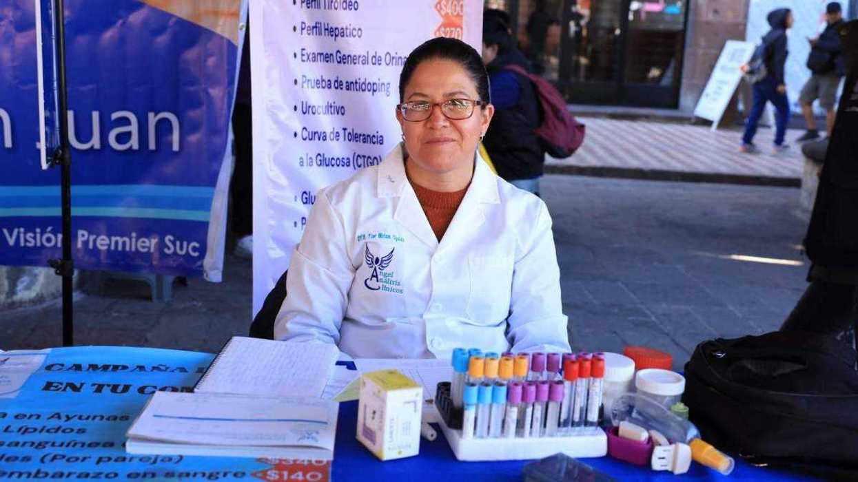 La Mega Jornada de Atención Móvil para la Mujer se realizó en el Jardín de la Familia del Centro Histórico de San Juan del Río con participación de dependencias estatales y municipales.