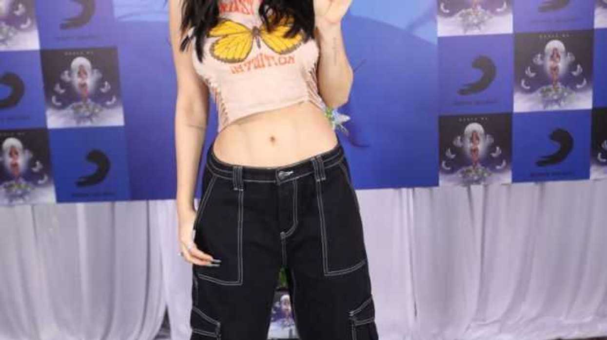 La mexicana Kenia Os recrea su propio mundo en el disco "Cambios de luna"