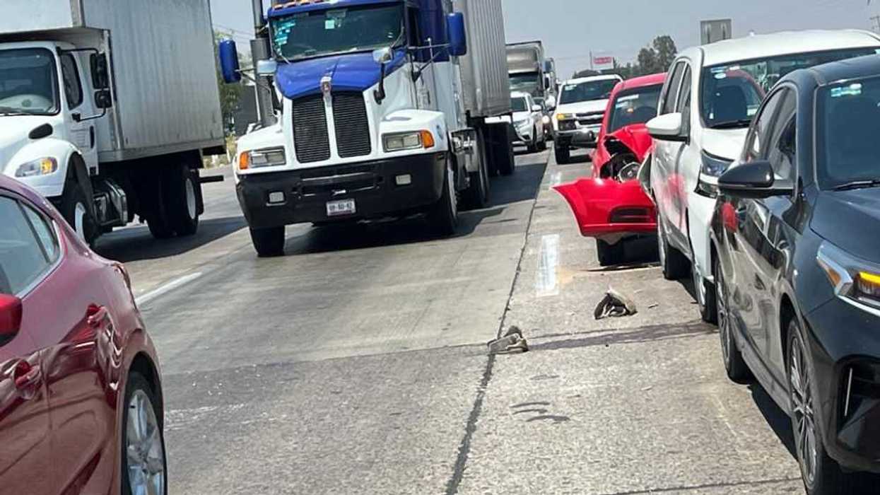 La México Querétaro, escenario de accidentes al cruzar San Juan del Río.