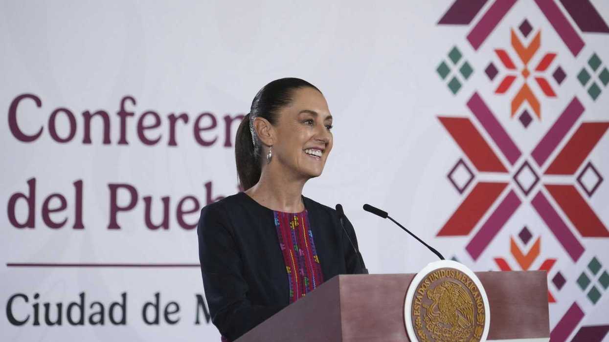 La presidenta Claudia Sheinbaum durante la conferencia matutina en la que anunció que México buscará restablecer las relaciones diplomáticas con Perú.