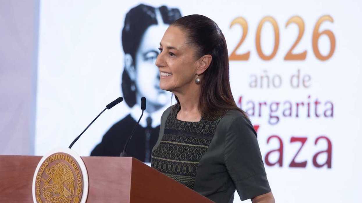 La presidenta Claudia Sheinbaum habla sobre la negociación del T-MEC durante su conferencia matutina en Palacio Nacional.