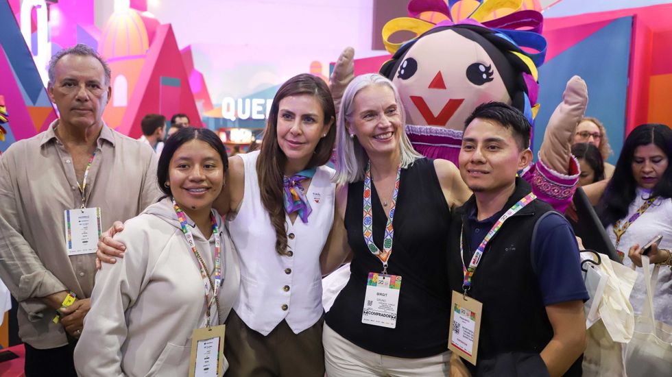 La secretaria de Turismo de Quer\u00e9taro, Adriana Vega V\u00e1zquez Mellado, firma convenio de colaboraci\u00f3n con CONEXSTUR durante el Tianguis Tur\u00edstico de M\u00e9xico para insertar la oferta del estado en canales internacionales de venta tur\u00edstica con presencia en m\u00e1s de 120 pa\u00edses