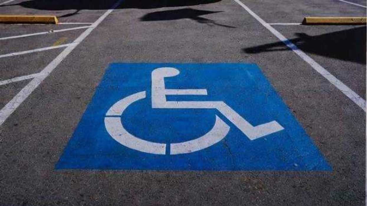 La secretaria de Turismo, Mariana Ortiz, anunció la disponibilidad del tarjetón para personas con discapacidad en el CAPTA de Querétaro.