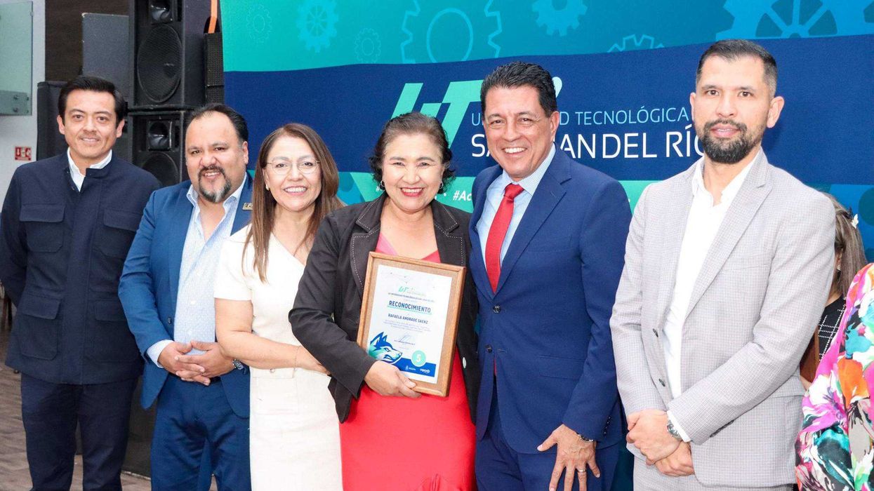 La UT San Juan distinguió a 27 colaboradores que cumplen entre cinco y 25 años de servicio.