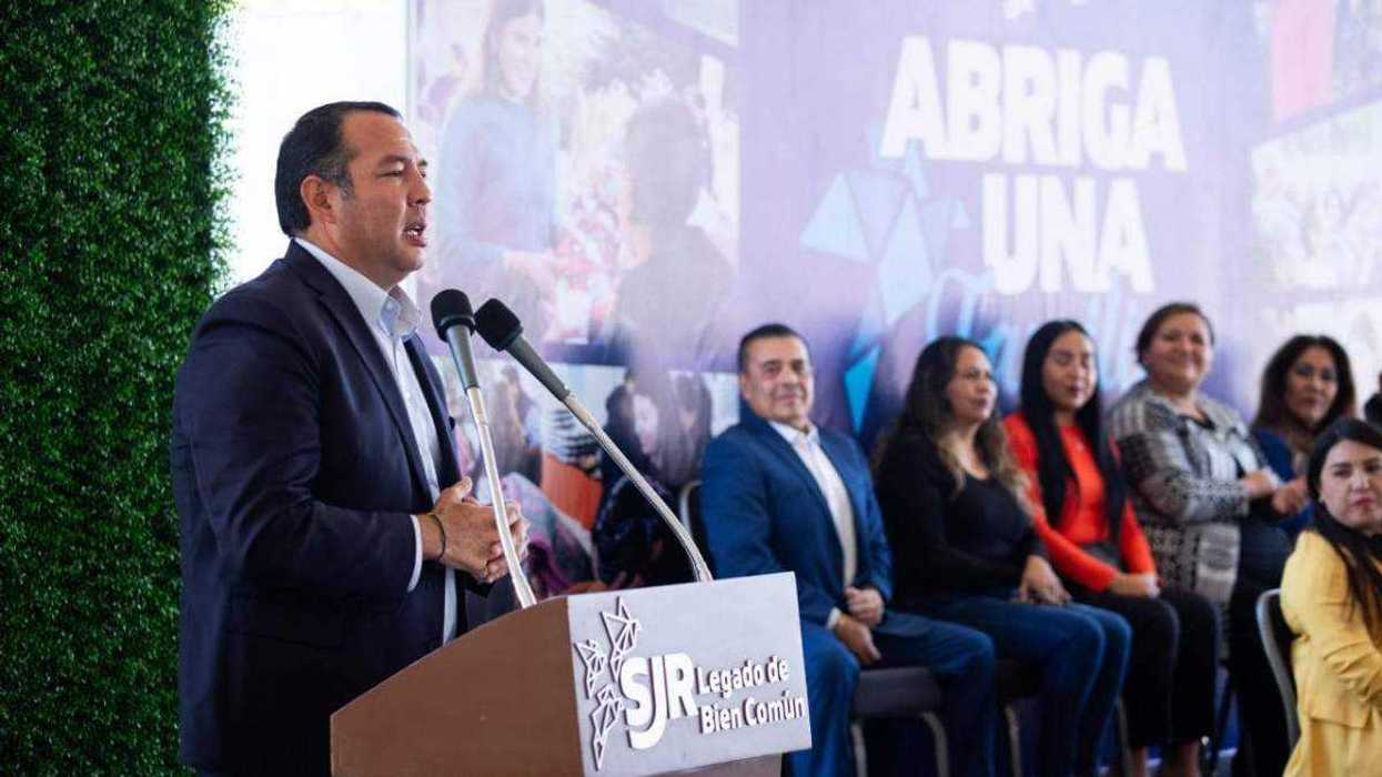 Lanzamiento de campaña Abriga una Familia 2025 en San Juan del Río con autoridades municipales, empresarios y voluntarios.
