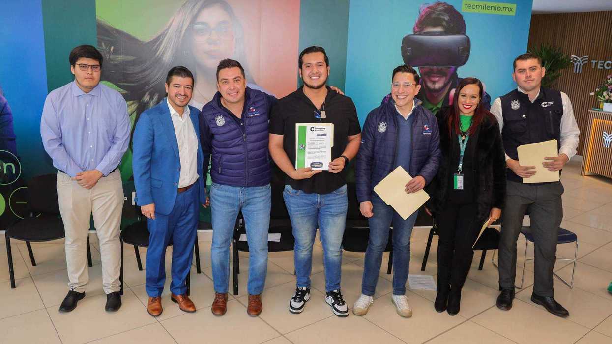 Lanzamiento segunda generación Corregidora Emprende con 250 estudiantes del Tec Milenio y UTC. Capacitación en emprendimiento y modelo Triple Hélice.