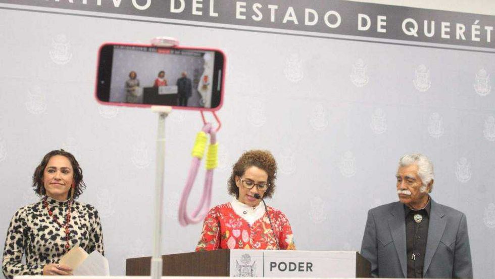 Las iniciativas fueron presentadas con acompañamiento de la diputada federal Abigail Arredondo.