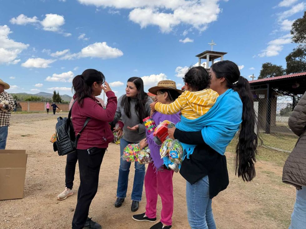 Legisladoras del PAN en reuni\u00f3n con mujeres de comunidad rural durante recorrido de informe legislativo en Quer\u00e9taro, agosto 2026