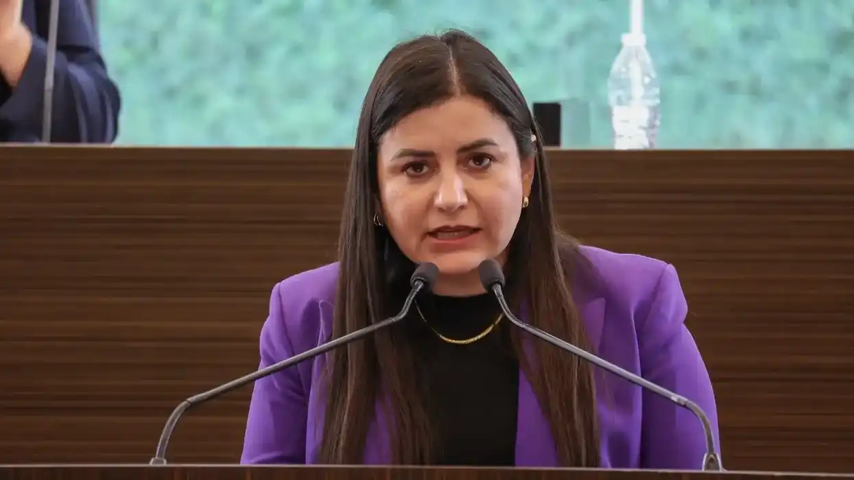 Leonor Mejía Barraza interviene en tribuna durante la discusión del Código Mariposa en Querétaro