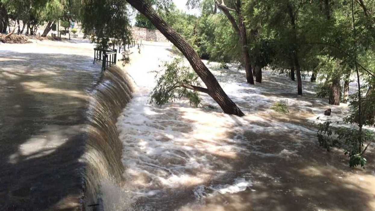 Liberan 50 metros cúbicos de agua al río San Juan.