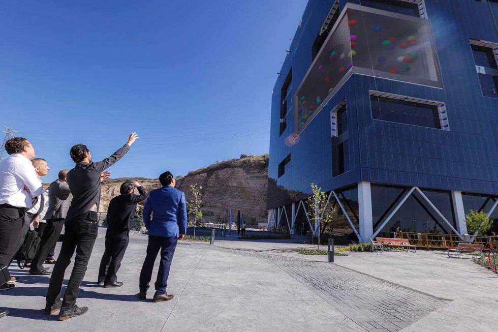 Líderes Globales en Telecomunicaciones Visitan Centro de Innovación Queretano.