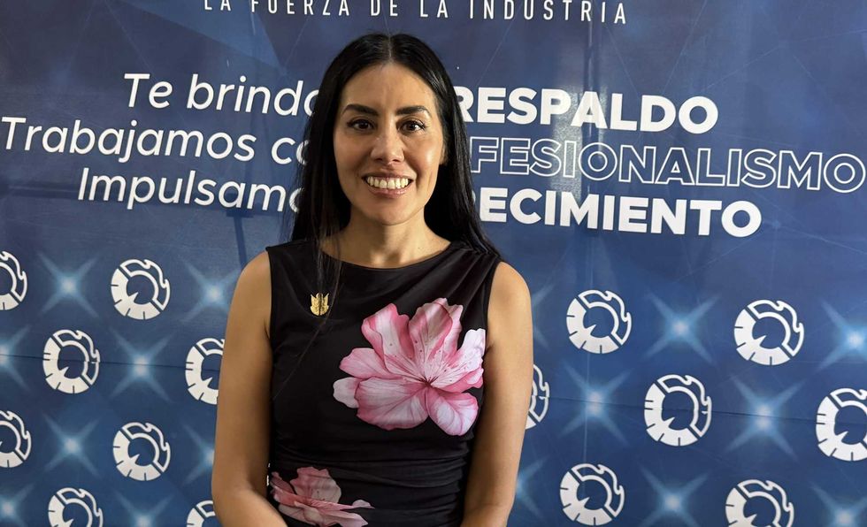 Liliana San Martín Castillo durante entrevista sobre sus aspiraciones políticas para San Juan del Río.