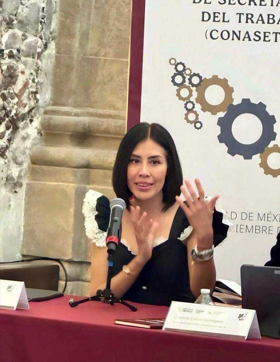 Liliana San Martín Castillo presenta resultados de reducción de rezago laboral en Querétaro durante CONASETRA 2025.