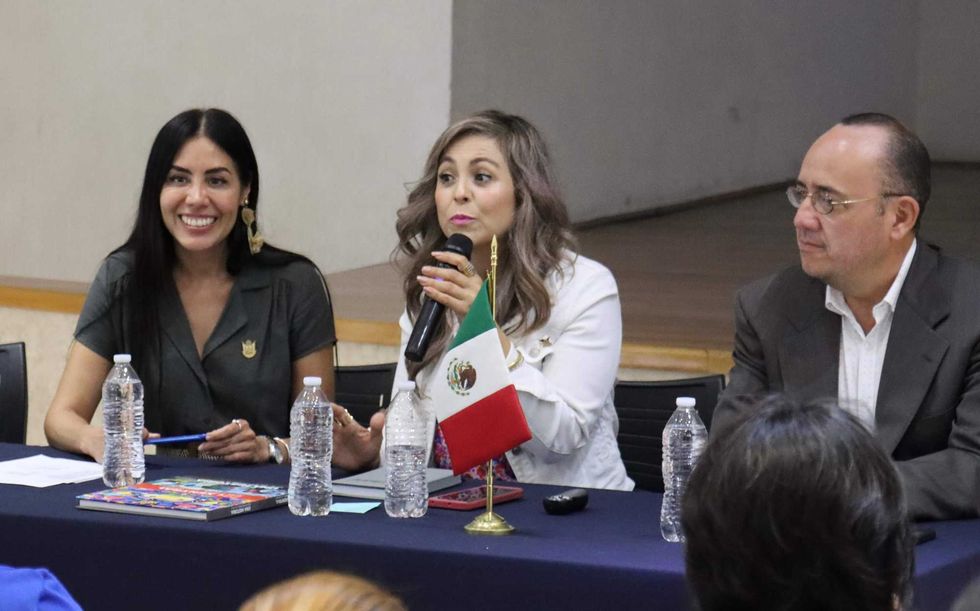 Liliana San Martín presenta Programa de Empleo a CANACO San Juan del Río.