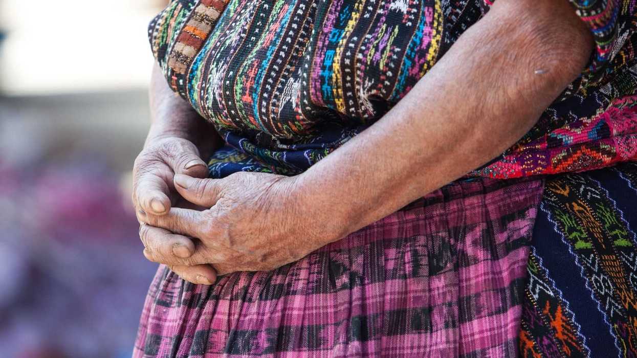 Llaman a gobiernos a proteger a mujeres y niñas en situación de movilidad.