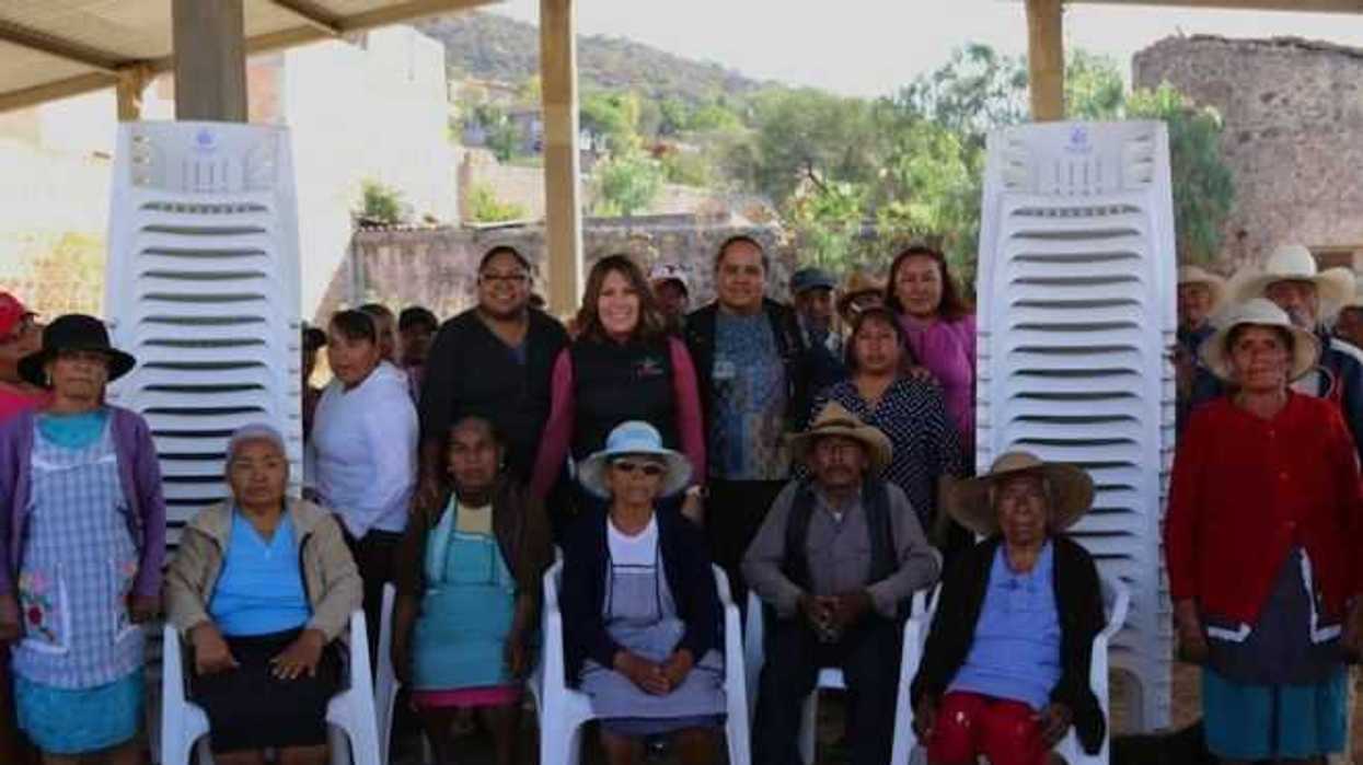 llegan-al-dif-municipal-2-mil-sillas-de-programa-tapitas