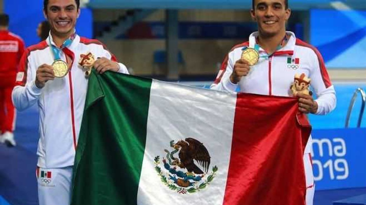 logran-el-oro-yahel-castillo-y-juan-celaya-1