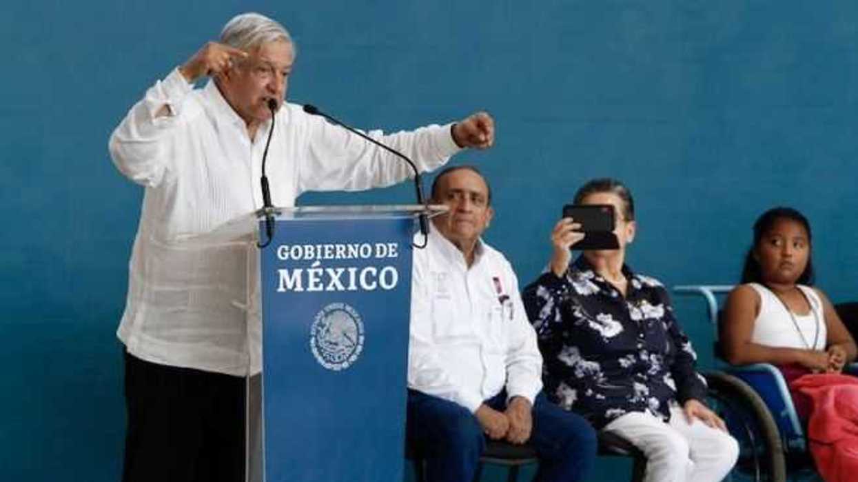 López Obrador entrega Programas Integrales de Bienestar