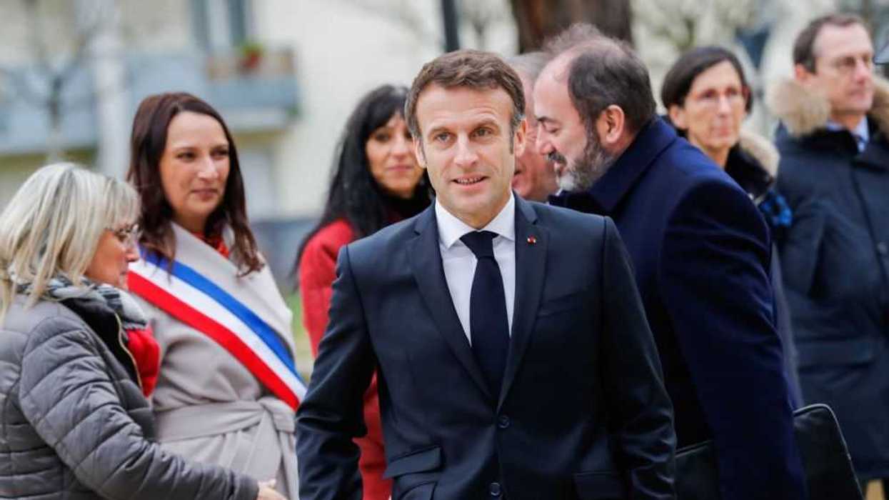 Los jóvenes franceses de entre 18 y 25 años podrán conseguir preservativos gratuitos en las farmacias desde el año próximo. EFE/EPA/TERESA SUÁREZ / POOL.