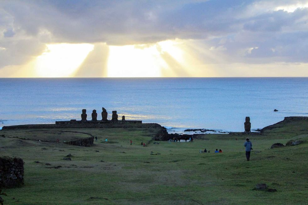 los moai isla pascua siempre rodeados misterio enigma
