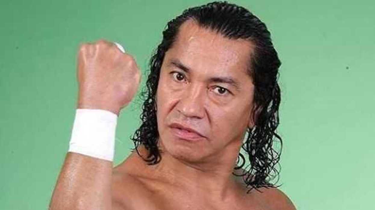 luchador-negro-casas-cae-descalificado-humilla-caristico